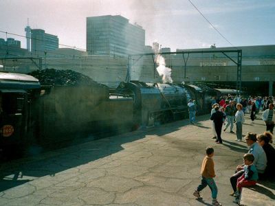 trainonplatform12.jpg