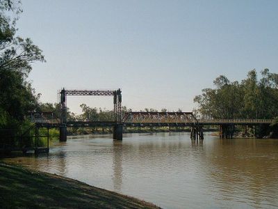 swanhillbridge.jpg